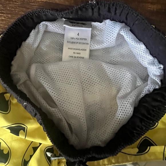 💥SOLD💥 Batman swim trucks boys size 4 - Picture 5 of 5